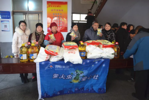 【螢火蟲(chóng)愛(ài)心活動(dòng)第九十九期】春節(jié)送溫暖，我們?cè)谛袆?dòng)！